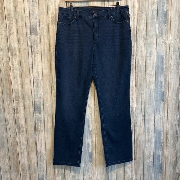 Bandolino Women's Amy Modern Straight Leg Tummy Slimming High Rise Jeans | 16 - Picture 2 of 10